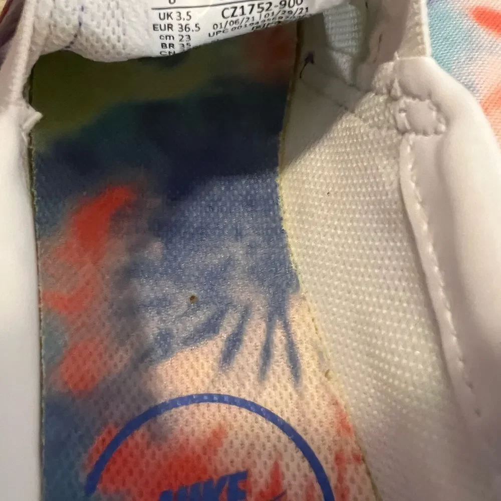 Nike tye dye slip on sneakers women’s 6